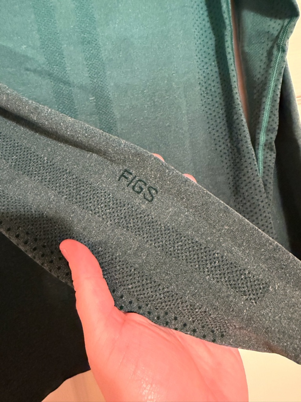 Figs Salta Seamless Long sleeve Underscrub in Deep Teal Tee Size L - Picture 3 of 4